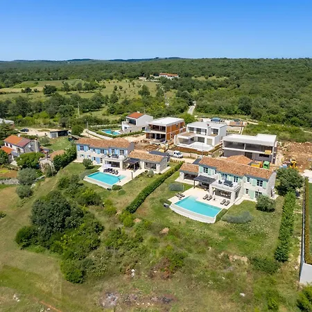 Villa Plava With Panoramic Seaview And Big Pool Bale