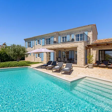 Plava With Panoramic Seaview And Big Pool * Bale