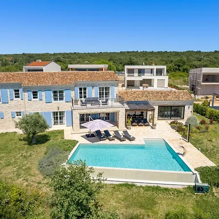 Plava With Panoramic Seaview And Big Pool * Bale