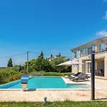 Plava With Panoramic Seaview And Big Pool 巴莱