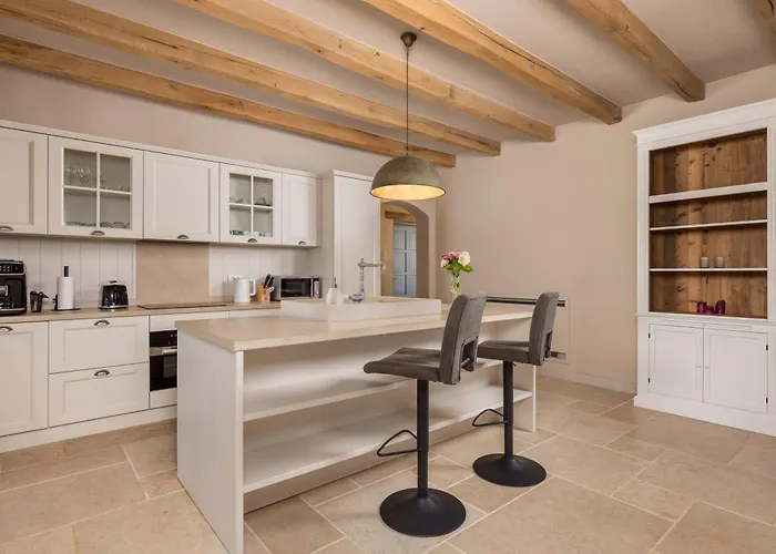 Villa Plava With Panoramic Seaview And Big Pool Bale