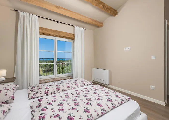 Villa Plava With Panoramic Seaview And Big Pool *