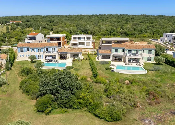 Villa Plava With Panoramic Seaview And Big Pool Bale