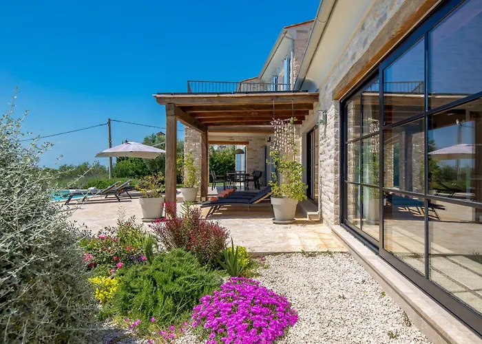 Villa Plava With Panoramic Seaview And Big Pool